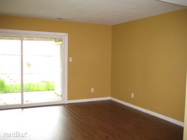 Foto del edificio - 2 br, 1.5 bath Townhome - 6212 Murray Dr