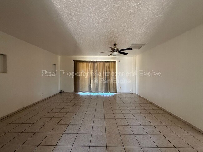 Building Photo - 4021 W Berridge Ln