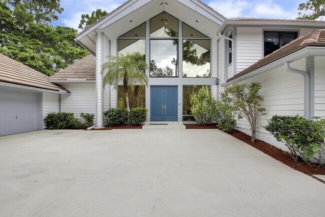 Building Photo - 1328 SE Colony Way