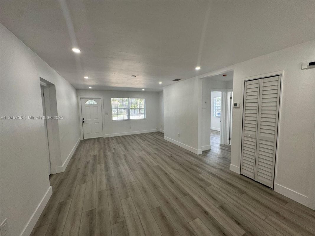Foto del edificio - 1657 SW 44th Ave