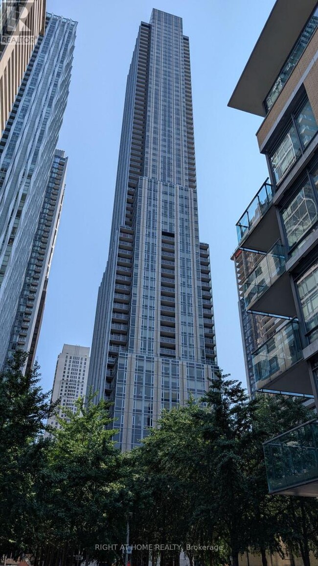 Building Photo - 11 Yorkville Ave