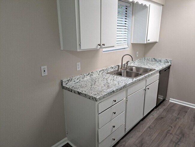 Foto del edificio - 9611 Dunwoody Dr