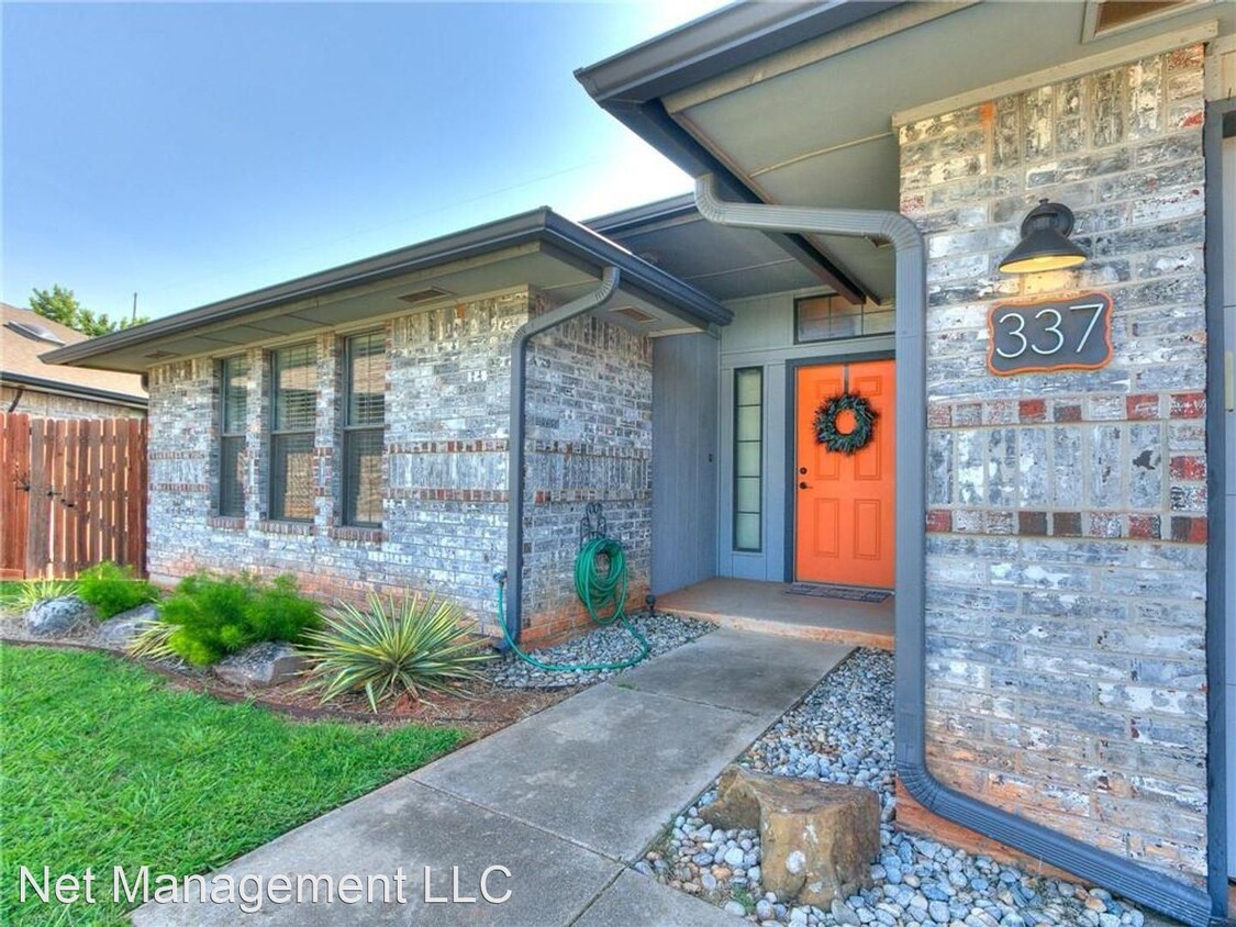 Primary Photo - 3 br, 2 bath House - 337 Ridge Bluff Drive
