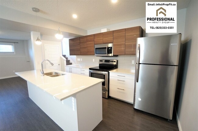 Photo du bâtiment - 3810 25 Ave NW