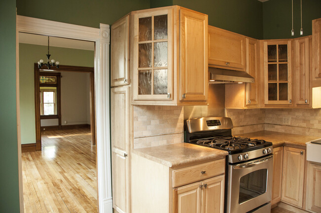 Foto del edificio - 2706 E 22nd St