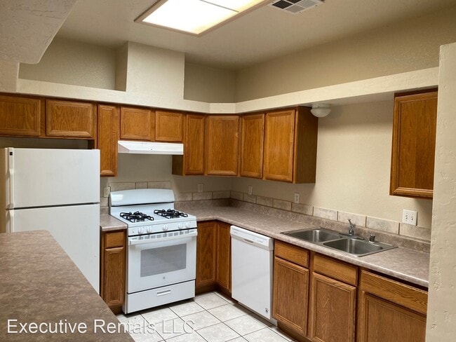 Building Photo - 3 br, 2 bath House - 711 Hellenic Rd