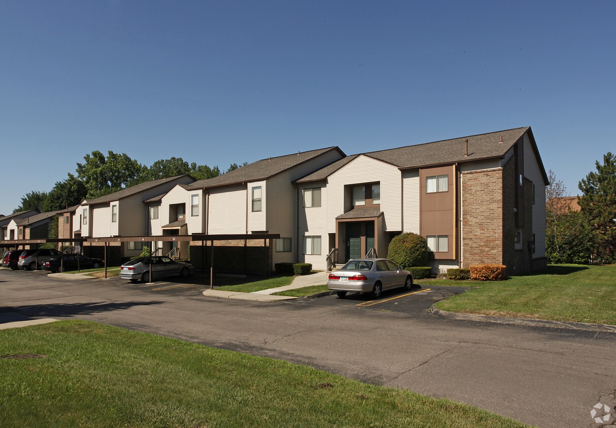 Primary Photo - Woodcrest Apartments