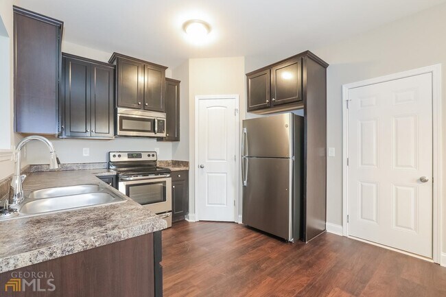 Building Photo - 600 Stevens Pl