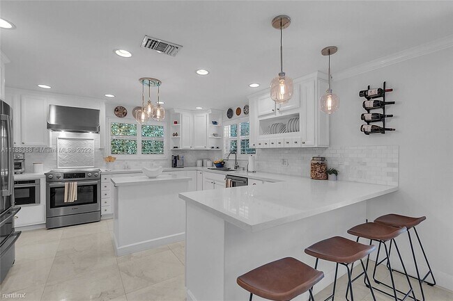 Foto del edificio - 4 br, 2.5 bath House - 6910 Talavera St