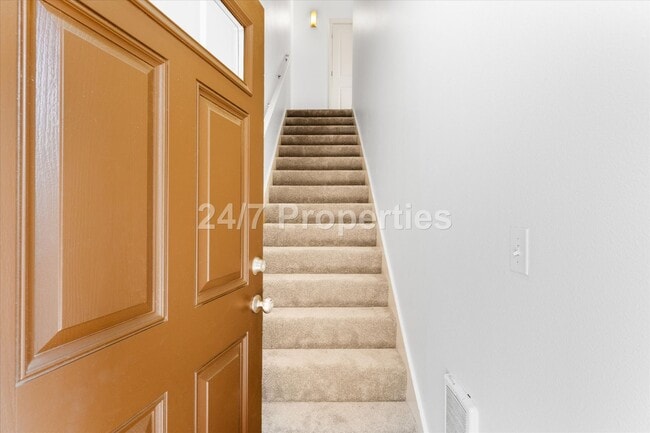 Photo - 3 BD I 2.5 BA Beaverton Townhome