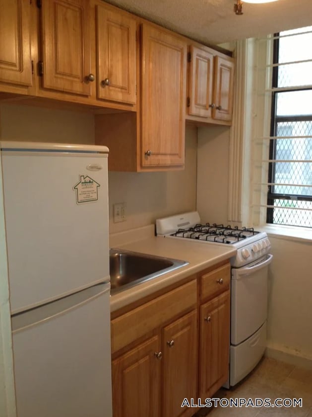 Building Photo - 1152 Commonwealth Ave