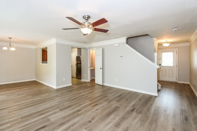 Building Photo - 3120 Englewood Dr