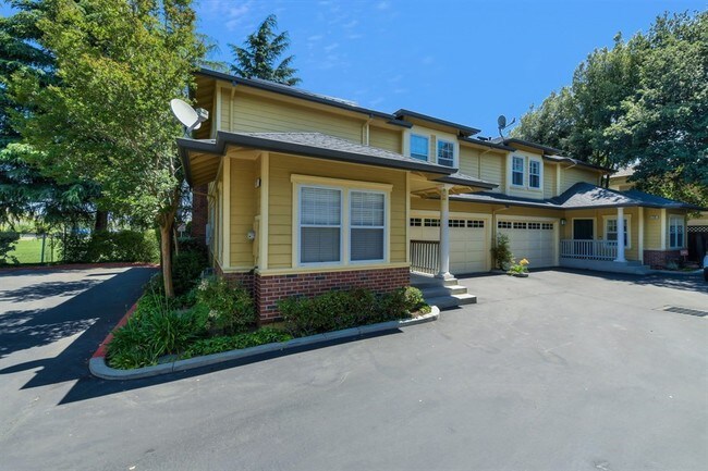 Building Photo - Los Gatos TownHome for Rent