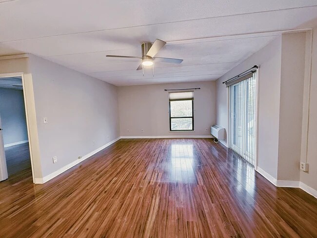 Foto del edificio - 147 Turner Rd