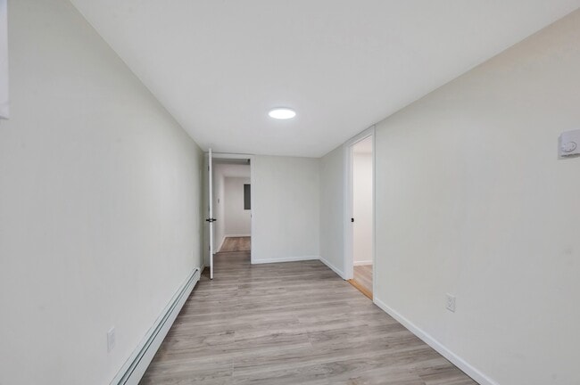 Building Photo - 21 Garden St