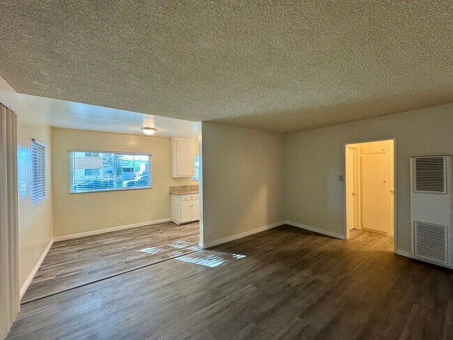 Foto del edificio - 2212 San Anseline Ave