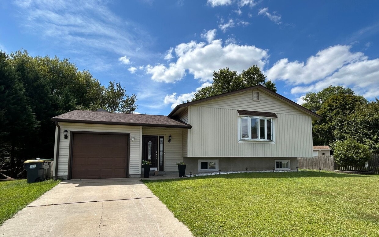 Primary Photo - 116 Kane Dr