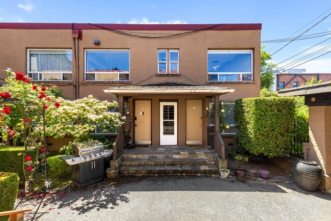 Photo - 120 14th Avenue #12 Apartment