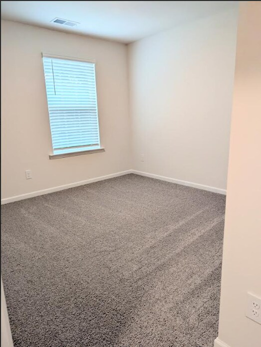 Foto del edificio - Spacious 4-bedroom, 3-bath home in Penning...