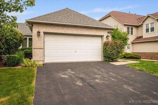 Building Photo - 805 Thornwood Dr