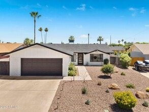 Building Photo - 8525 E Bonnie Rose Ave