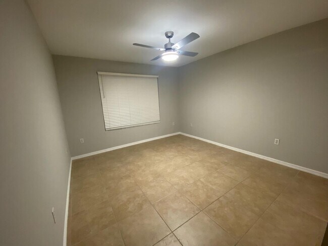 Building Photo - 507 Villa Cir