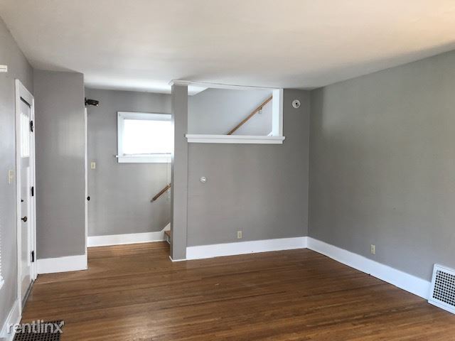 Building Photo - 3 br, 2 bath House - 5 Triangle Pl
