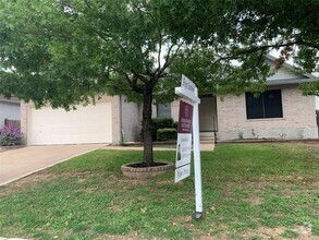 Building Photo - 1104 Collinwood W Dr