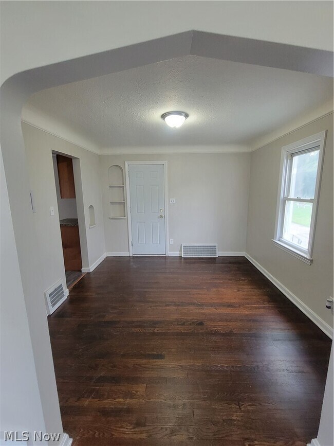 Foto del edificio - 851 E 232nd St
