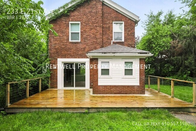 Building Photo - 233 E 21st Ave