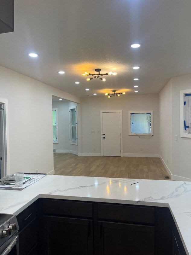 Open floor plan with high ceilings - 636 NE Prescott St