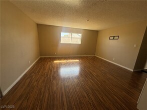 Building Photo - 8008 Cureton Cir