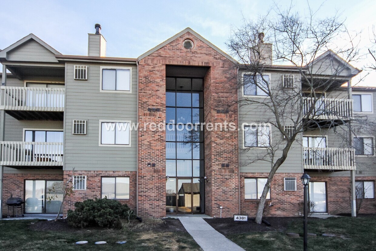 Primary Photo - Hassle Free 2 BR 2 BA Condo In Great Locat...