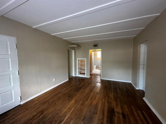 Foto del edificio - 3821 Maplewood Ave