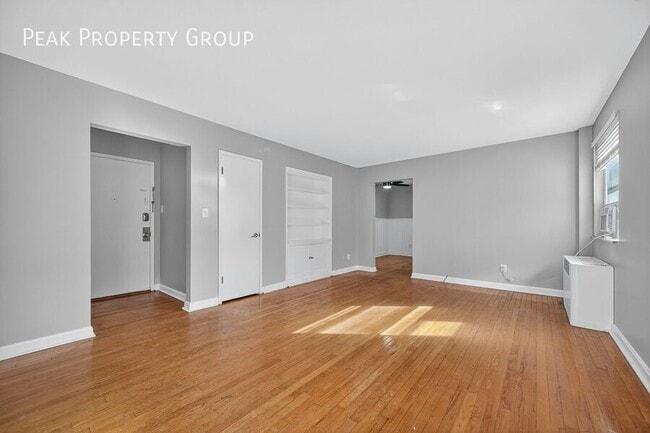 Foto del edificio - 6404 Montgomery Rd