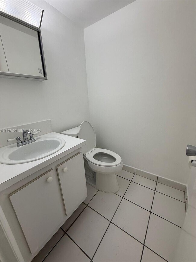 Foto del edificio - 802 NW 87th Ave