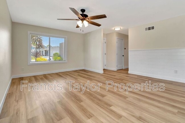 Foto del edificio - 568 Larchwood Dr