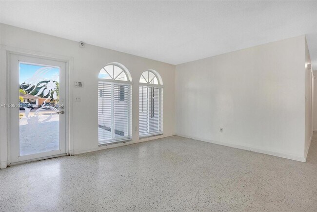 Foto del edificio - 3421 SW 4th St