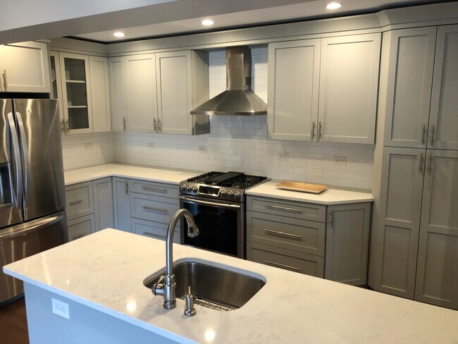 Foto del edificio - 2118 N 77th Ct