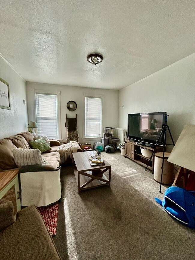 Foto del edificio - 6209 Raleigh St