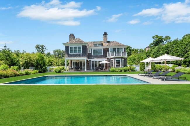 Building Photo - 21 Barn Ln