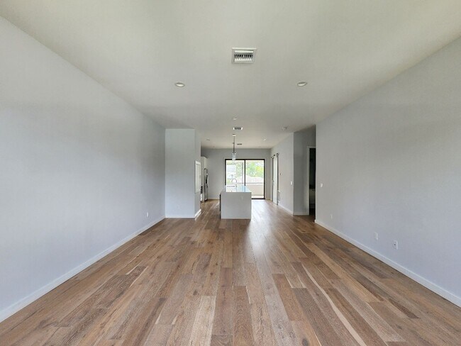 Foto del edificio - Beautiful 3-Bed, 3.5-Bath Townhome in Tamp...