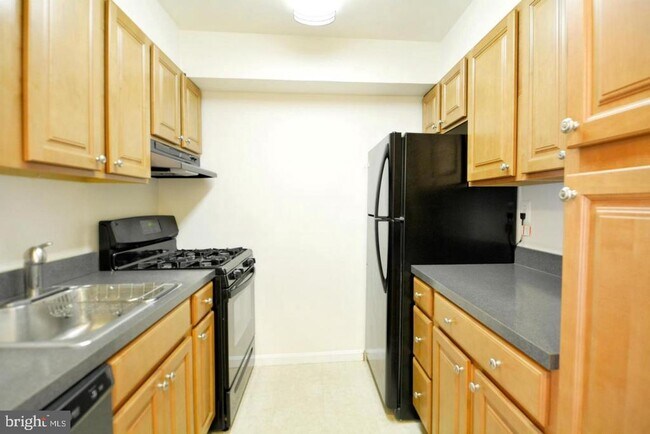 Foto del edificio - 5920 Cove Landing Rd