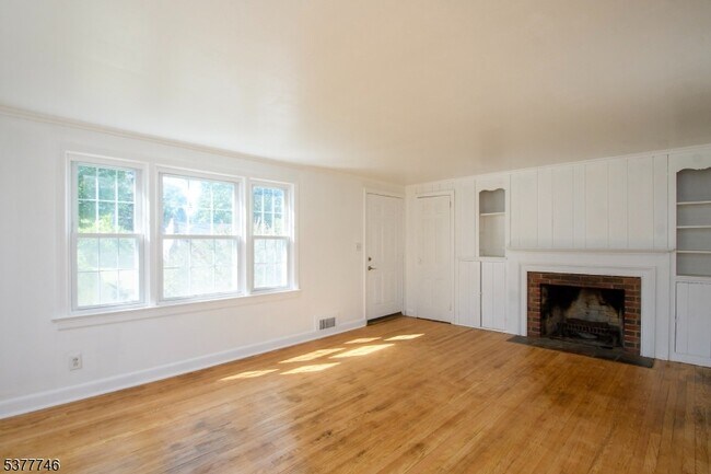 Foto del edificio - 176 Woodland Ave