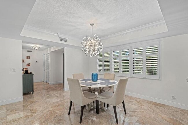 Foto del edificio - 277 N Ocean Blvd