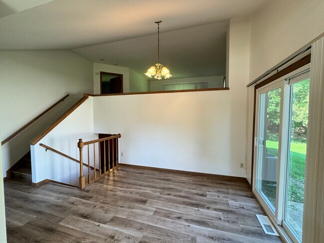 Cocina - 893 S Main St