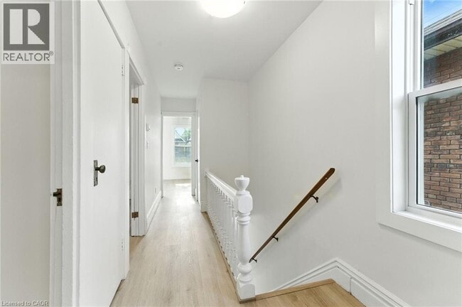Building Photo - 176 Balsam Ave S