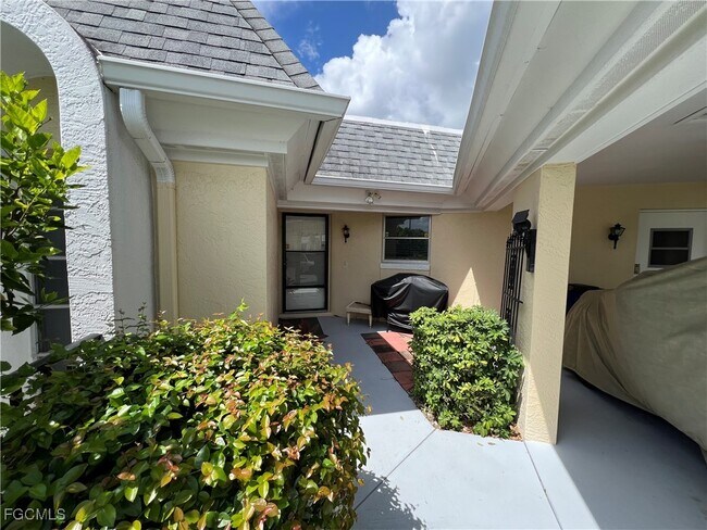 Foto del edificio - 10 Regency Ct