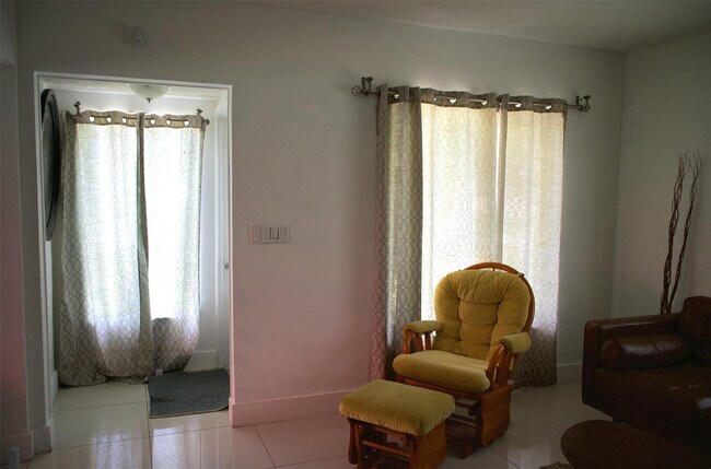 Foto del edificio - 11150 Peachtree Dr