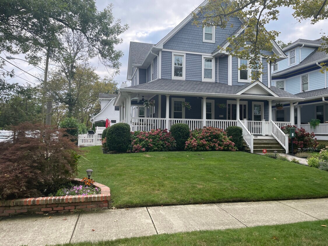 Primary Photo - 600 6th Ave